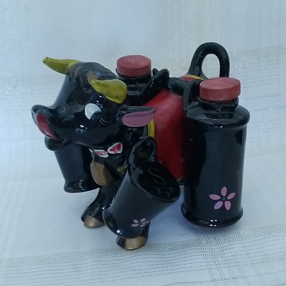 Vintage Cow Salt & Pepper & Oil & Vinegar Set